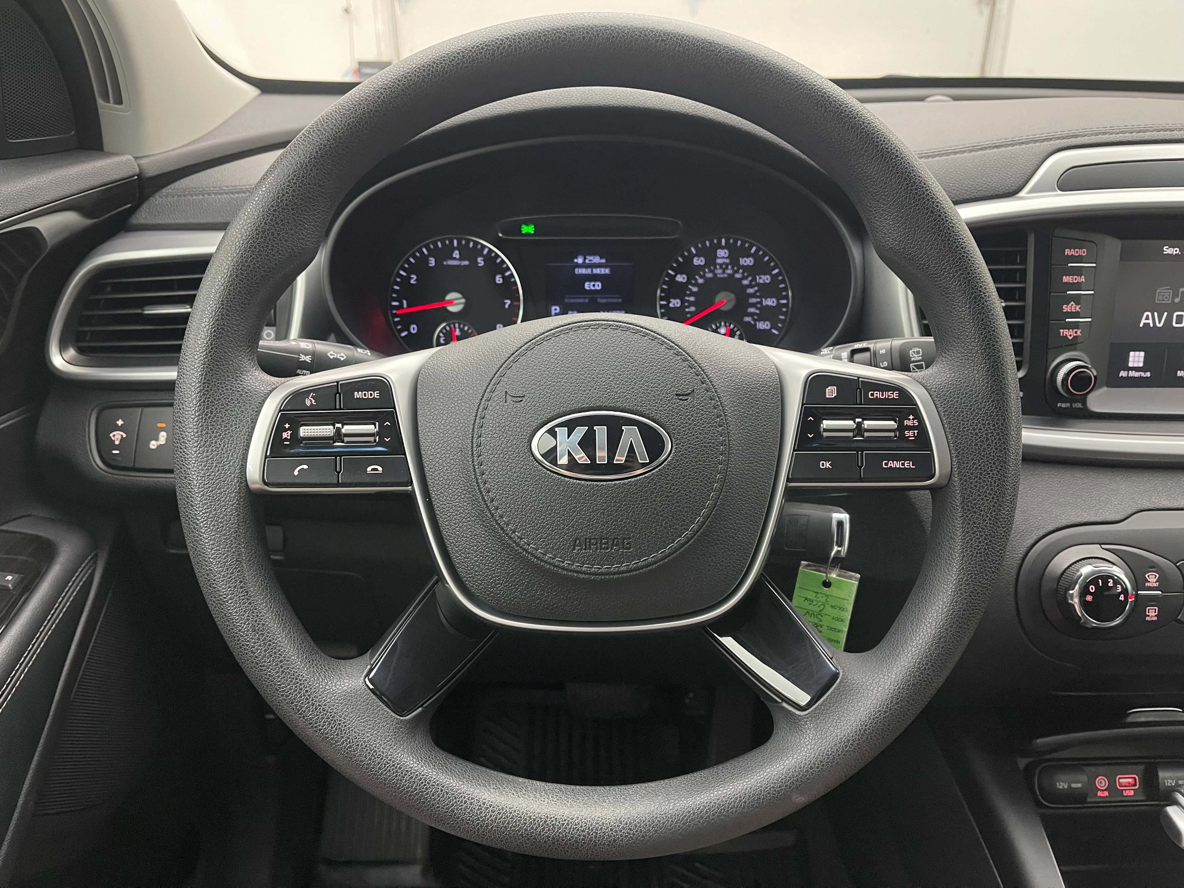 Used 2020 Kia Sorento LX FWD image 17
