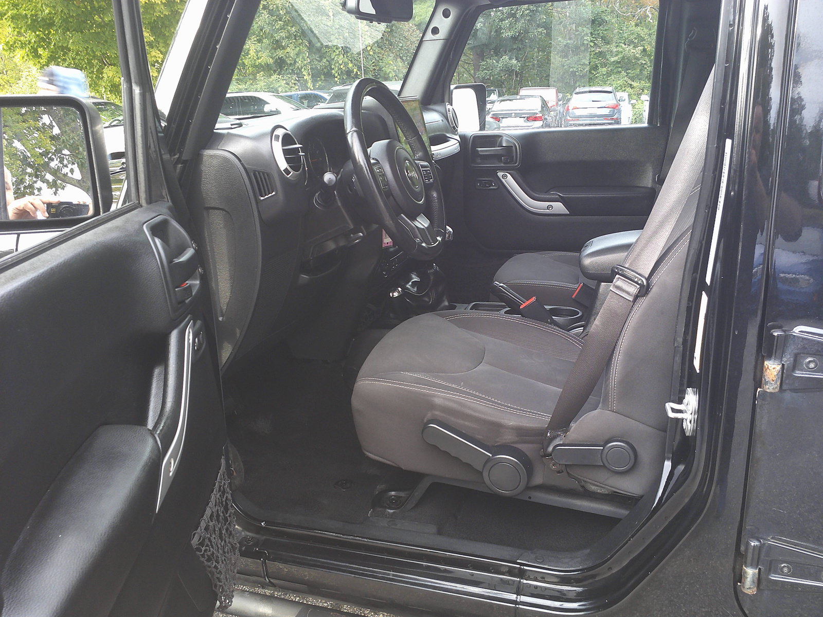Used 2016 Jeep Wrangler Unlimited Sahara w/ Dual Top Group AWD/4WD image 11