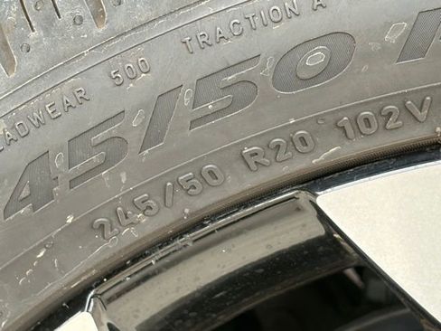 Used 2024 Kia Telluride EX w/ EX Captain's Chair Package image 9