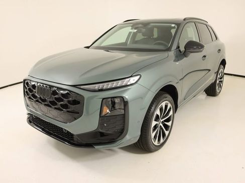 New 2026 Audi Q3 quattro 2.0T AWD/4WD image 1