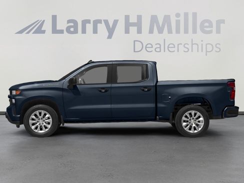 Used 2020 Chevrolet Silverado 1500 Custom w/ Custom Value Package RWD image 3