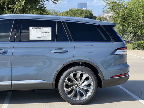 New 2025 Lincoln Aviator Reserve w/ Luxury Package image 6