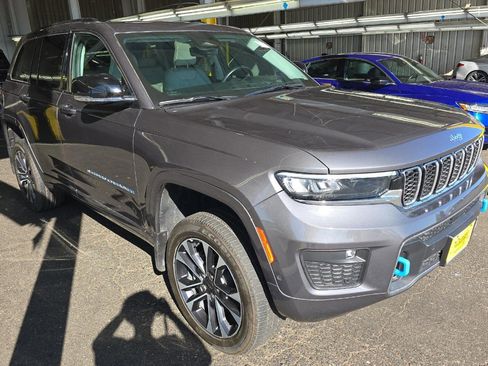 Used 2022 Jeep Grand Cherokee Overland w/ Advanced Protech Group III image 2