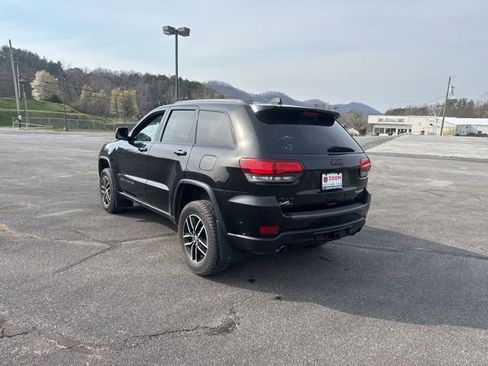 Used 2017 Jeep Grand Cherokee Trailhawk w/ Trailhawk Luxury Group image 6