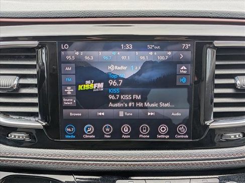 Used 2020 Chrysler Pacifica Limited image 12