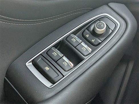 Used 2021 Subaru Outback Limited image 29