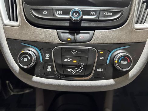 Used 2022 Chevrolet Malibu LS FWD image 26
