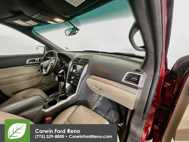 Used 2013 Ford Explorer XLT AWD/4WD image 30