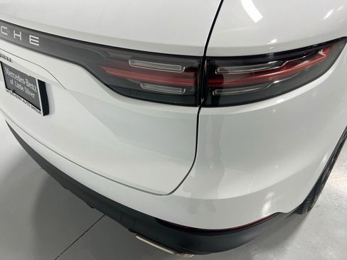 Used 2023 Porsche Cayenne image 14