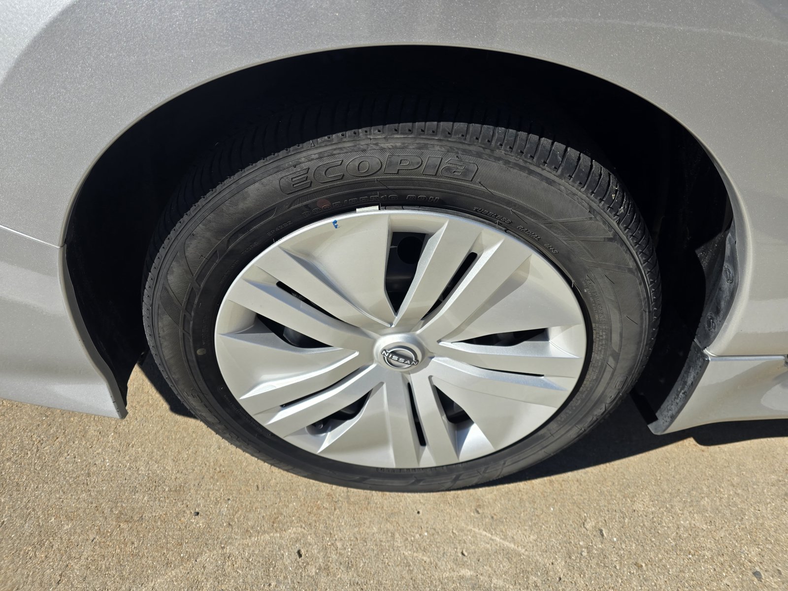 Used 2025 Nissan Leaf S FWD image 10