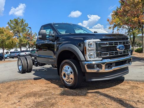 New 2026 Ford F450 XLT w/ XLT Value Package image 2