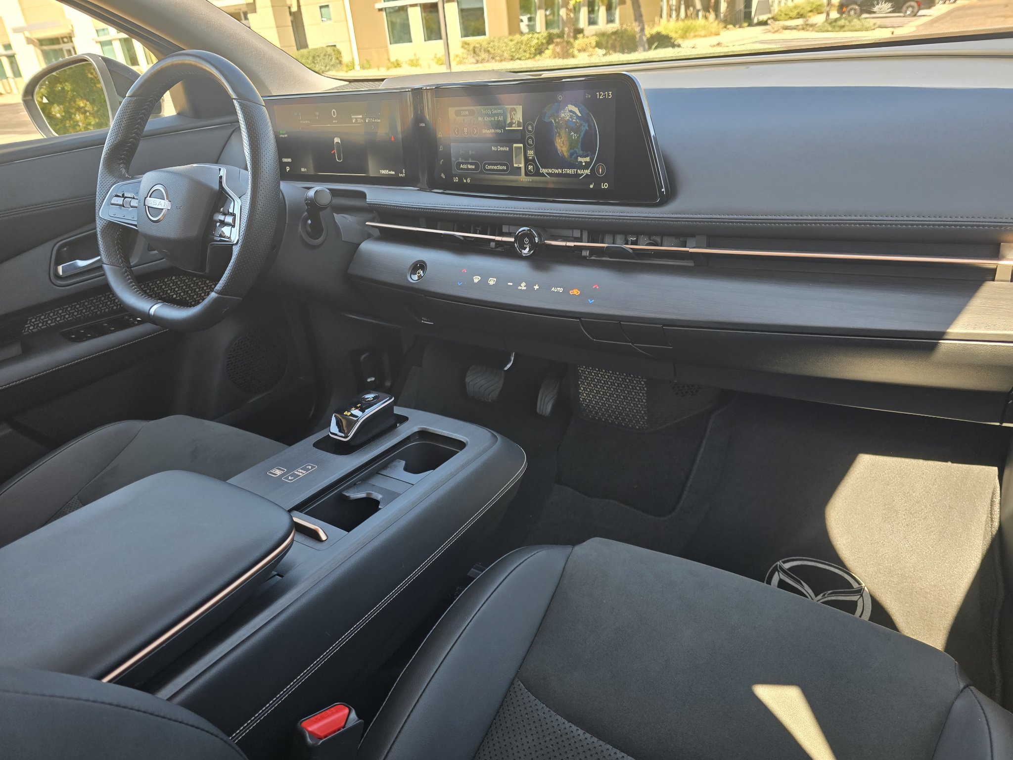 Used 2024 Nissan Ariya AWD image 26