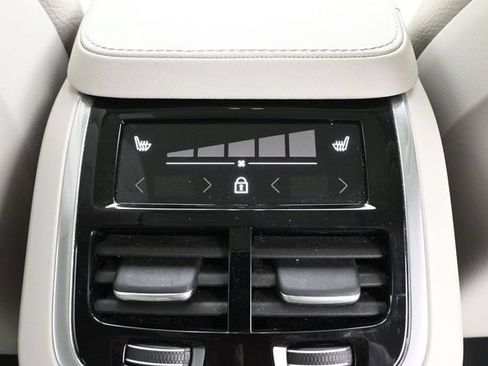 Used 2024 Volvo XC90 B5 Core w/ Protection Package Premier AWD/4WD image 31