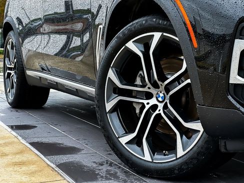 Certified 2023 BMW X5 sDrive40i w/ Luxury Seating Package image 2