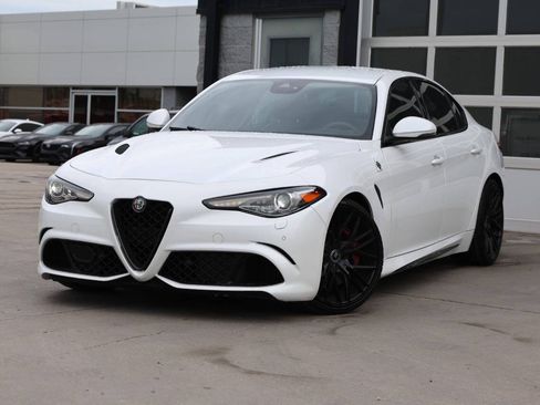 Used 2017 Alfa Romeo Giulia Quadrifoglio RWD image 3