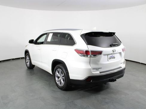 Used 2015 Toyota Highlander XLE image 3
