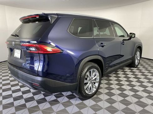 Used 2024 Toyota Grand Highlander AWD image 9