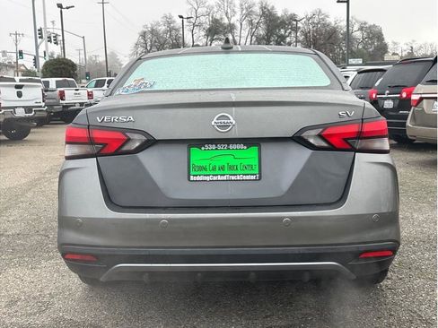 Used 2021 Nissan Versa SV image 6