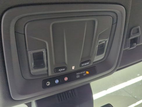 Used 2023 GMC Sierra 1500 Elevation w/ X31 Off-Road Package AWD/4WD image 19