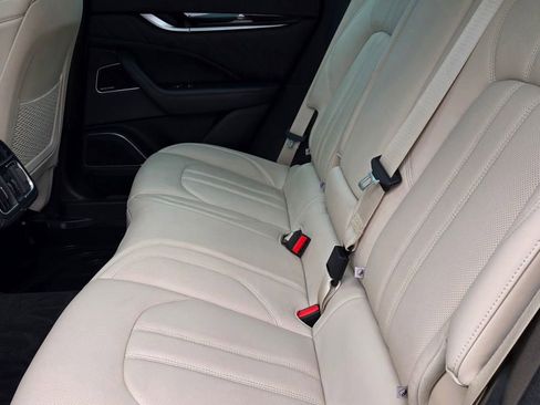 Used 2019 Maserati Levante GranSport image 42