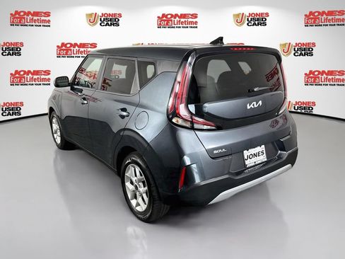 Used 2023 Kia Soul S FWD image 2