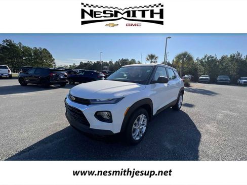 Used 2023 Chevrolet TrailBlazer LS image 1