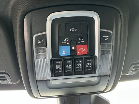 Used 2025 RAM 1500 Laramie w/ Night Edition image 31