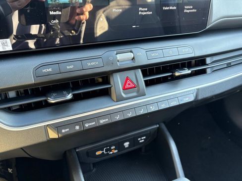 New 2025 Kia K4 LXS image 25