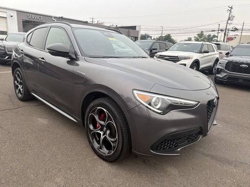 Used 2023 Alfa Romeo Stelvio Veloce AWD/4WD image 7