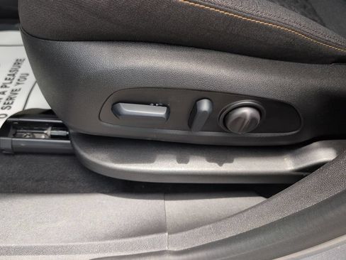Used 2024 Chevrolet Equinox LT AWD/4WD image 9