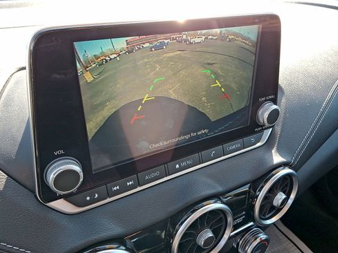 Used 2023 Nissan Sentra SV FWD image 15