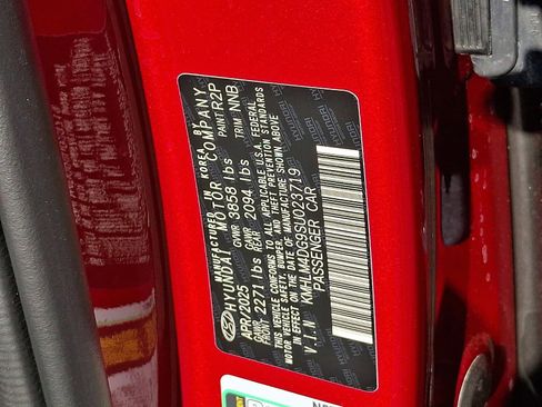 Certified 2025 Hyundai Elantra Sport image 27