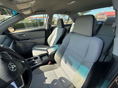 Used 2016 Toyota Camry SE image 14