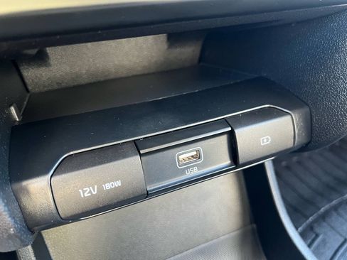 Used 2019 Kia Niro EX w/ Cold Weather Package 2.0 FWD image 33