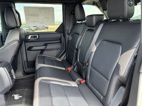 New 2026 Ford Bronco Outer Banks w/ Sasquatch Package AWD/4WD image 16
