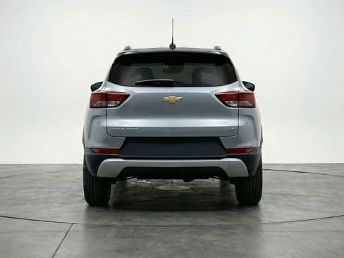Used 2025 Chevrolet TrailBlazer LT AWD/4WD image 7