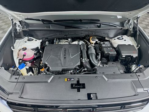 Used 2025 Hyundai Santa Fe Limited image 34