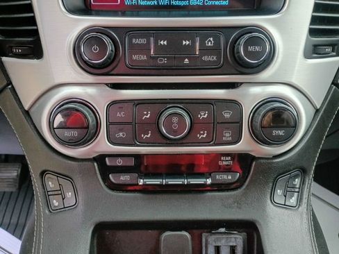 Used 2020 GMC Yukon XL SLT image 30