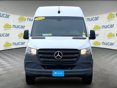 Used 2024 Mercedes-Benz Sprinter 2500 image 2