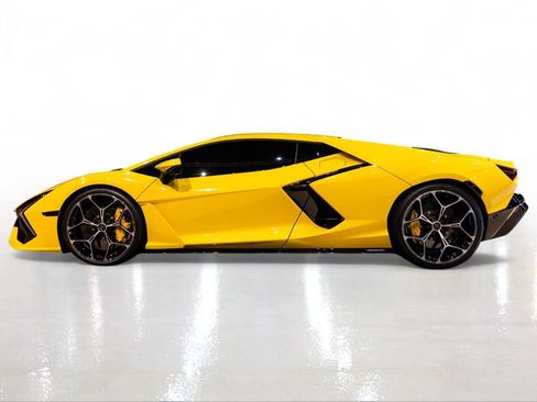Used 2026 Lamborghini Revuelto AWD/4WD image 3