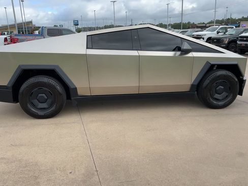 Used 2025 Tesla Cybertruck 2WD Crew Cab image 2