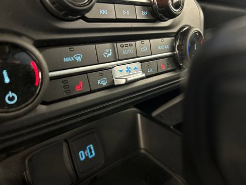 Used 2022 Ford Bronco Outer Banks AWD/4WD image 13
