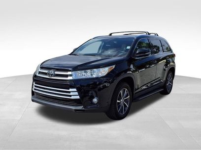 Used 2019 Toyota Highlander XLE w/ Carpet Mat Package (TMS)