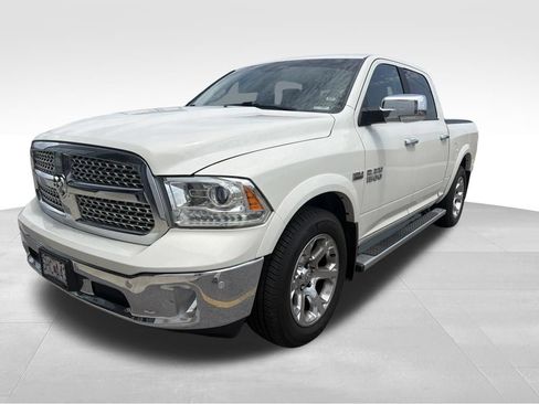 Used 2017 RAM 1500 Laramie w/ Convenience Group AWD/4WD image 2