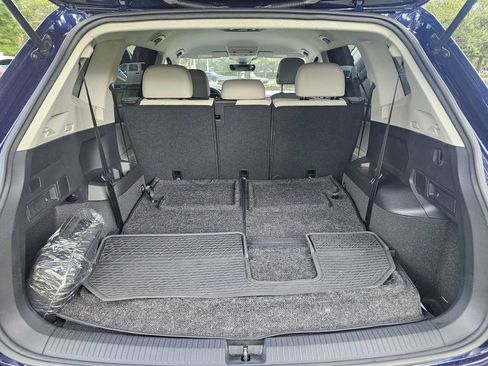 Used 2023 Volkswagen Tiguan SE FWD image 12
