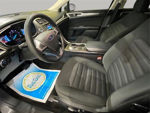 Used 2018 Ford Fusion SE image 10