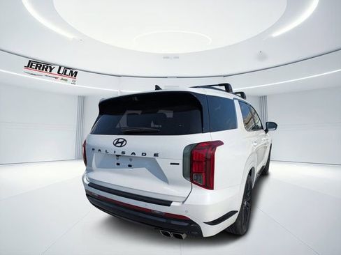 Used 2025 Hyundai Palisade Calligraphy image 3