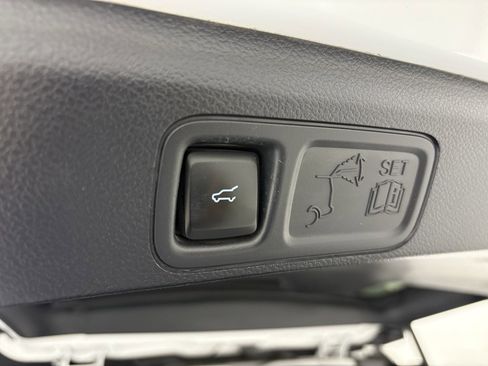 Used 2024 Ford Expedition Max XLT image 43