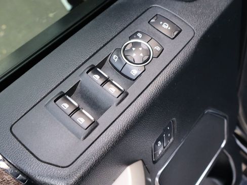 Used 2017 Ford F250 Lariat w/ Lariat Value Package image 27