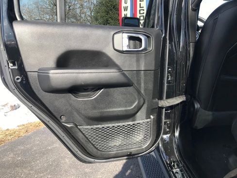 Used 2023 Jeep Wrangler Unlimited Sahara w/ Cold Weather Group image 35